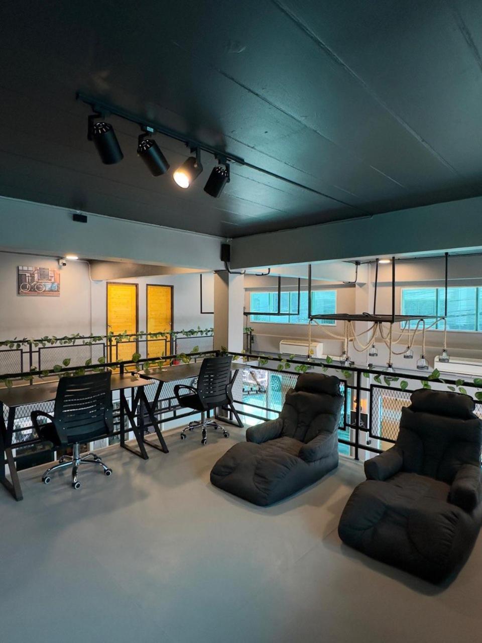 Champagne Hostel & Cafe باتايا المظهر الخارجي الصورة