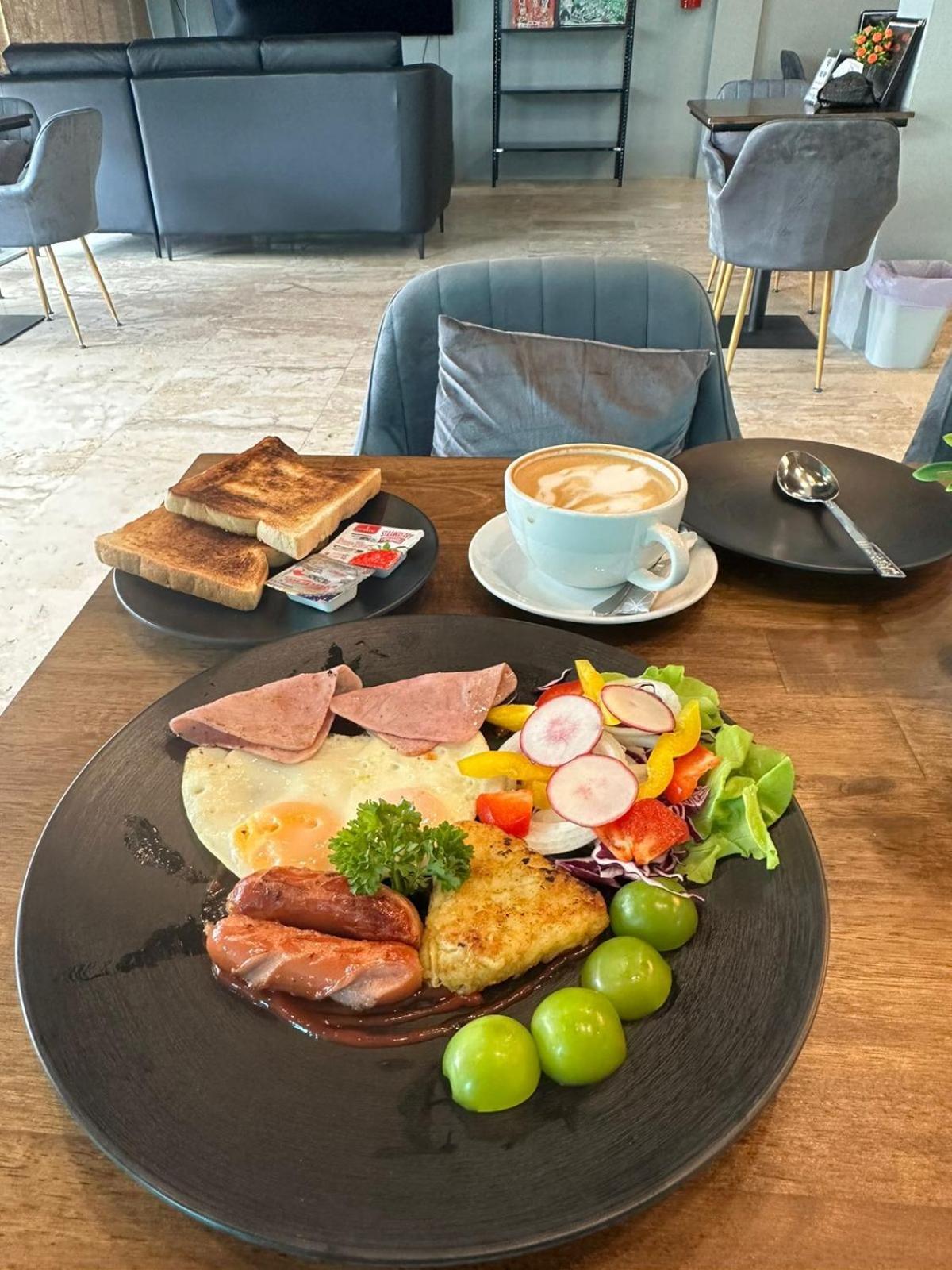 Champagne Hostel & Cafe باتايا المظهر الخارجي الصورة