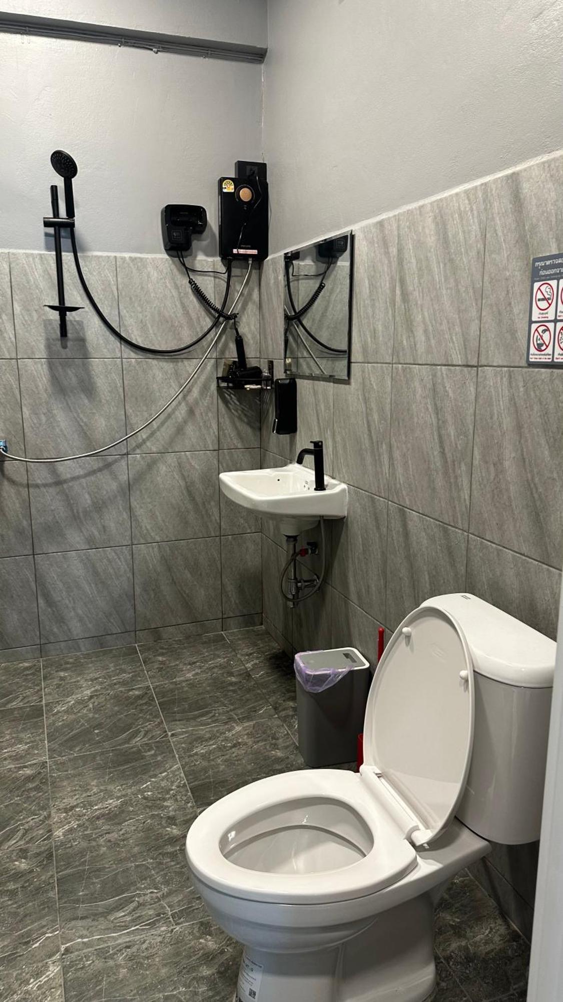 Champagne Hostel & Cafe باتايا المظهر الخارجي الصورة